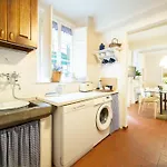 Casa Claudette In Center Town With Terrace *