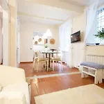 Casa Claudette In Center Town With Terrace Λούκα