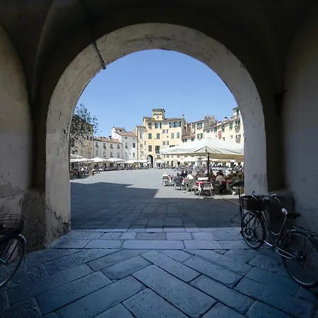 Casa Claudette In Center Town With Terrace Lucca