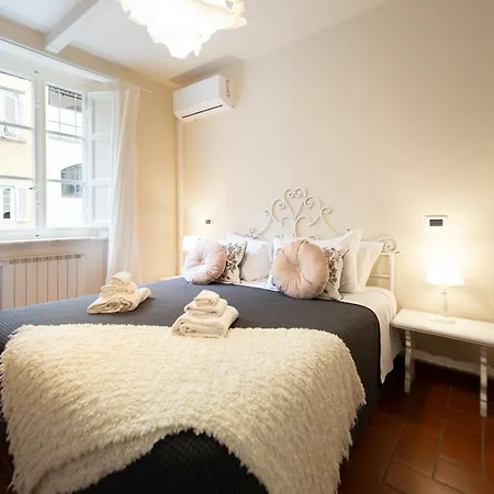 Casa Claudette In Center Town With Terrace Appartamento *