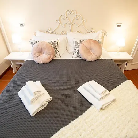 Casa Claudette In Center Town With Terrace * Lucca