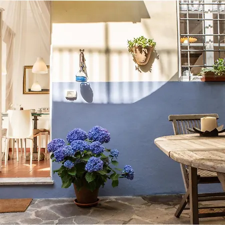 Casa Claudette In Center Town With Terrace Διαμέρισμα